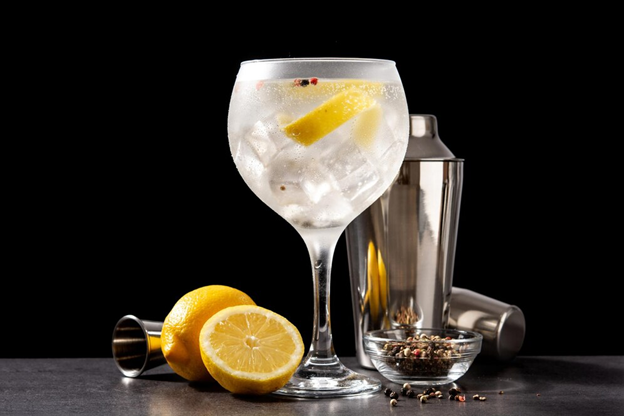Best Cocktails with Gin: Recipes and More
